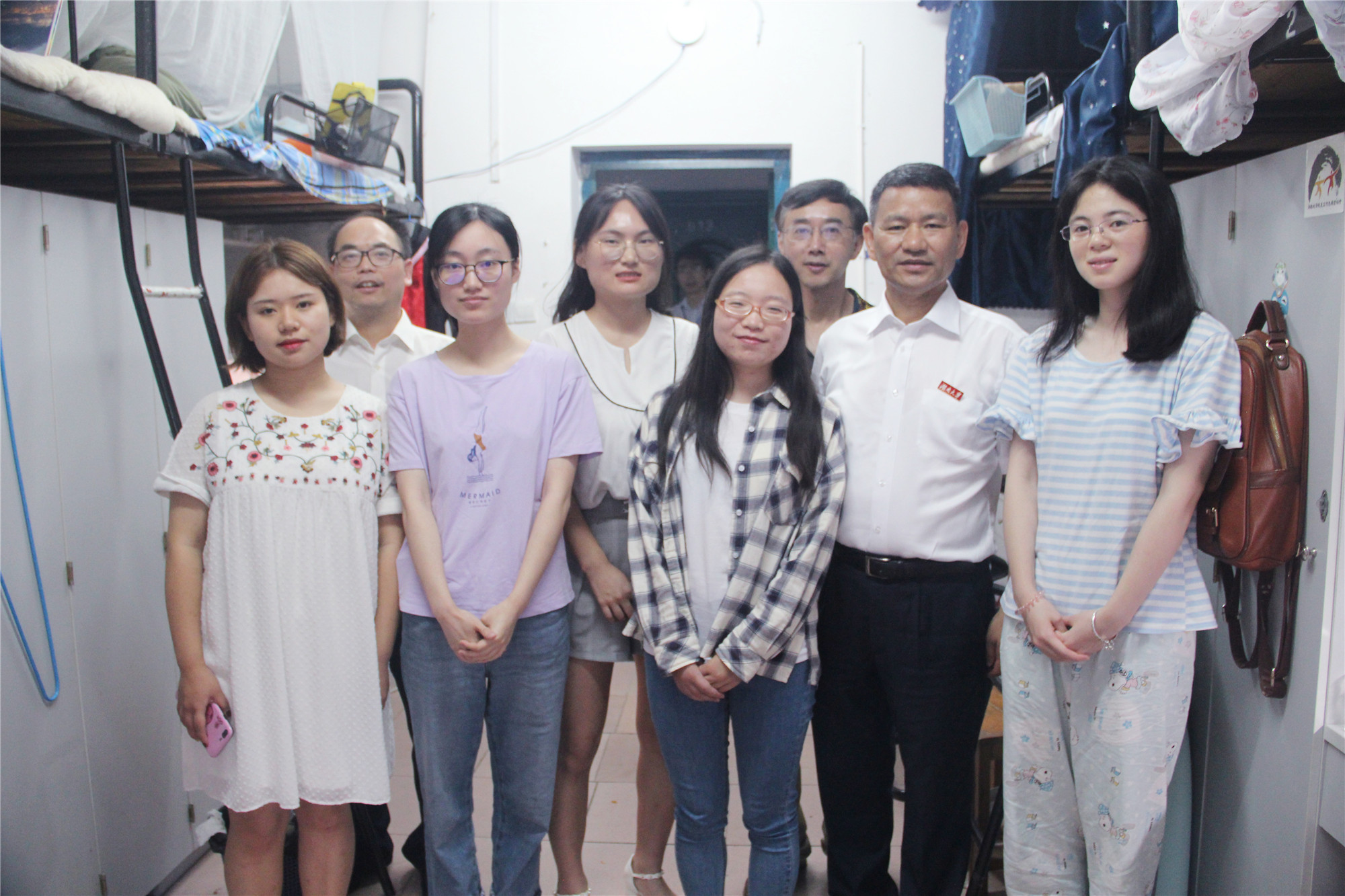 7 谭蔚泓微信图片_2019061617411415副本.jpg