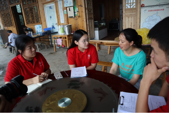 “小我融入大我，青春献给祖国”物电院暑期社会实践团白水洞村教育与扶贫情况调研845.png