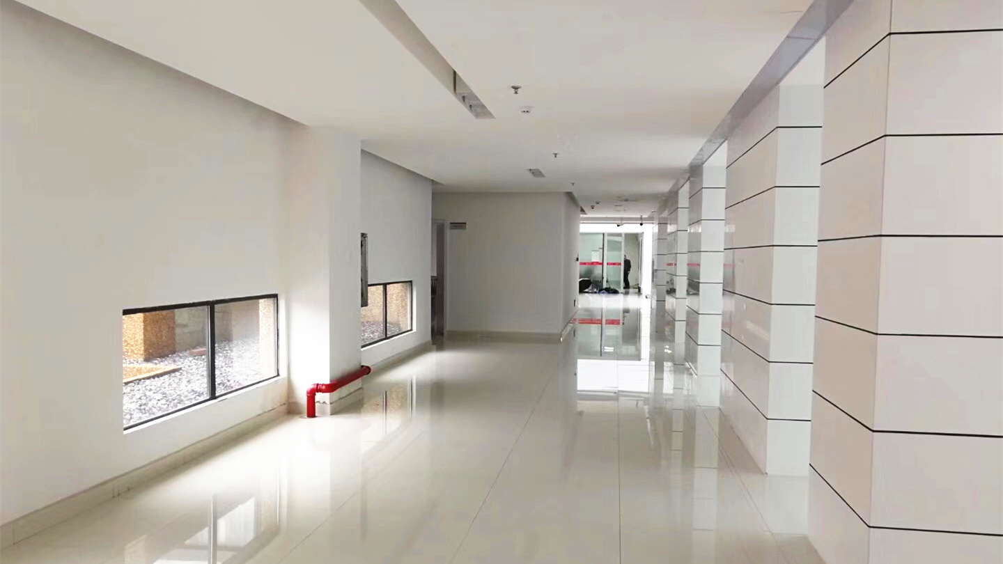 2 干净整洁的教学楼.jpg